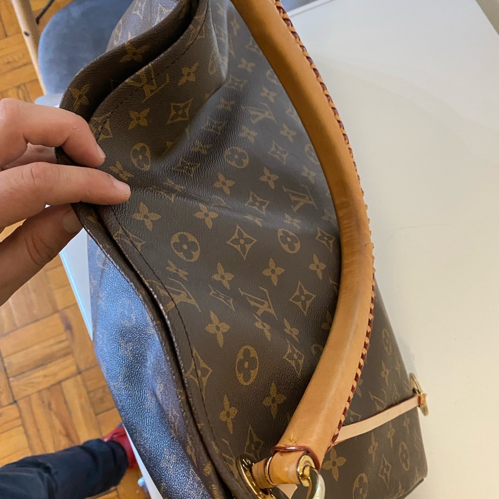LOUIS VUITTON LV 
MONOGRAM CANVAS ARTSY MM - Picture 15 of 16